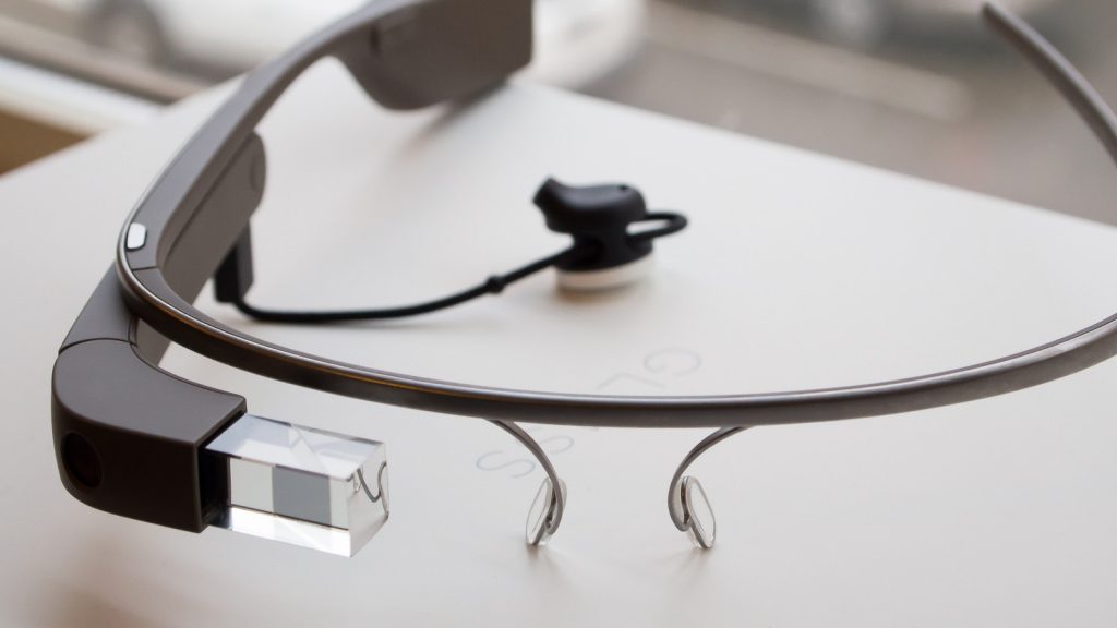 Second Model Of Google Glass XE23 Firmware With Updated Applications