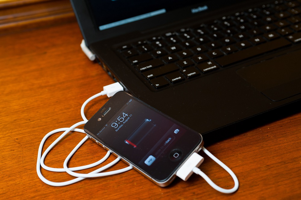 Some Smartphones Are Charged With USB Of a Computer Instead Of Charge With Their Own Charger