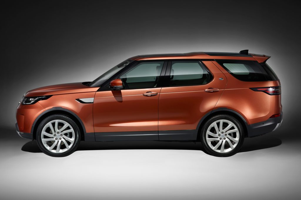 New Land Rover's Discovery Nominated To A Car Of the Year Competition