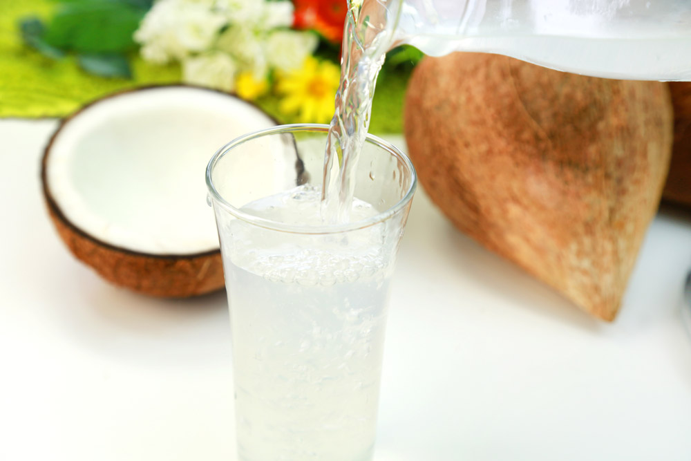Get The Flat Stomach In Only 14 Days With Coconut Water