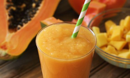 Papaya, Apple, And Oatmeal Shake To Reduce Your Belly And Balance Your Digestive System
