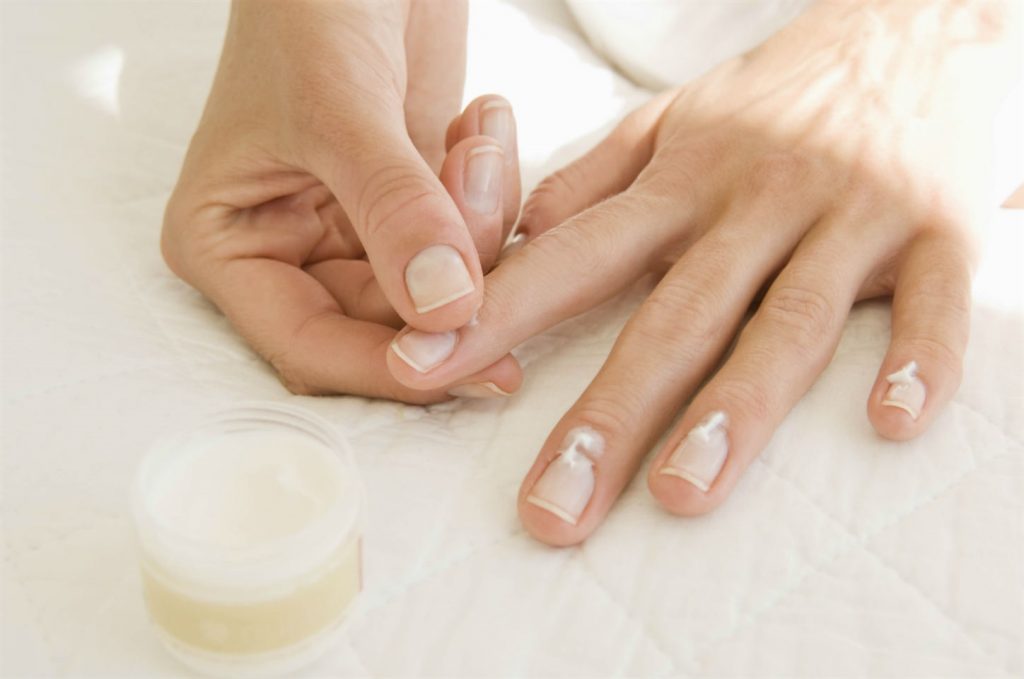 8 Reasons For Why You Have Brittle Nails ebuddynews