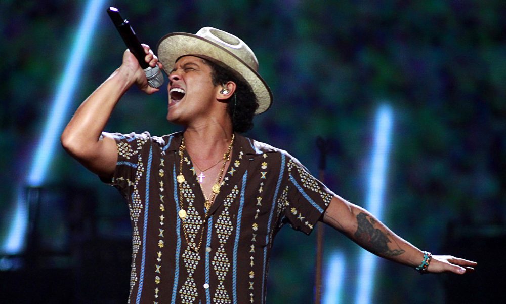 Bruno Mars Achieved Seven Prizes At American Music Awards ebuddynews