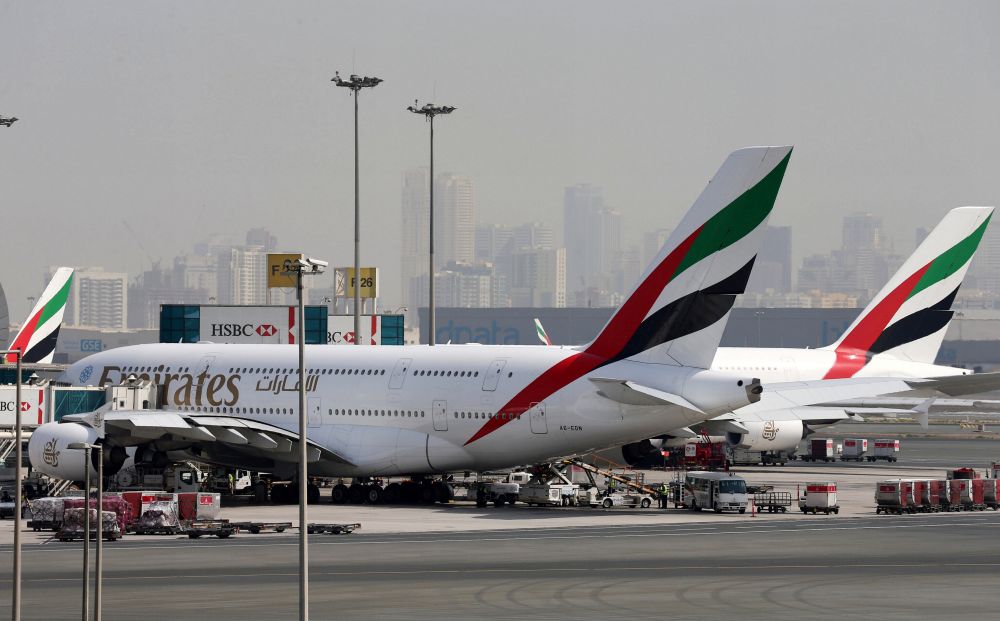 Emirates Will Buy 40 Boeing 787 Dreamliners For $15.100 Million ebuddynews