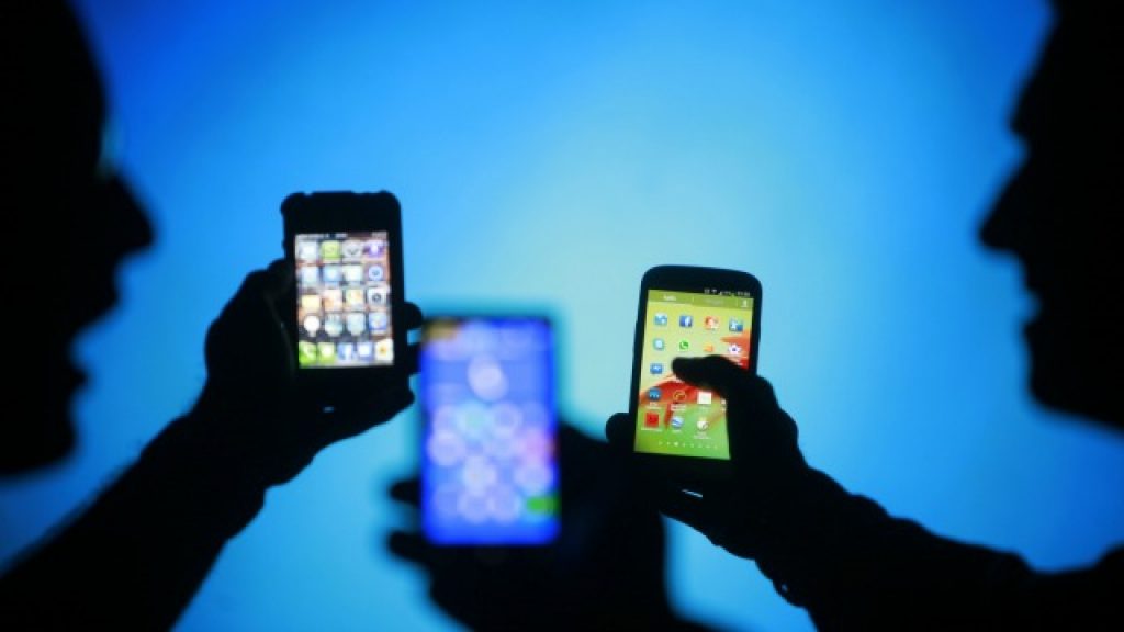 Learn How To Choose Mobile Phone Like a Professional ebuddynews