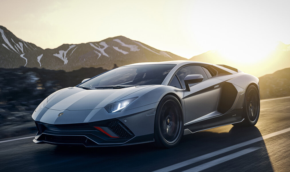Lamborghini Aventador - ebuddynews